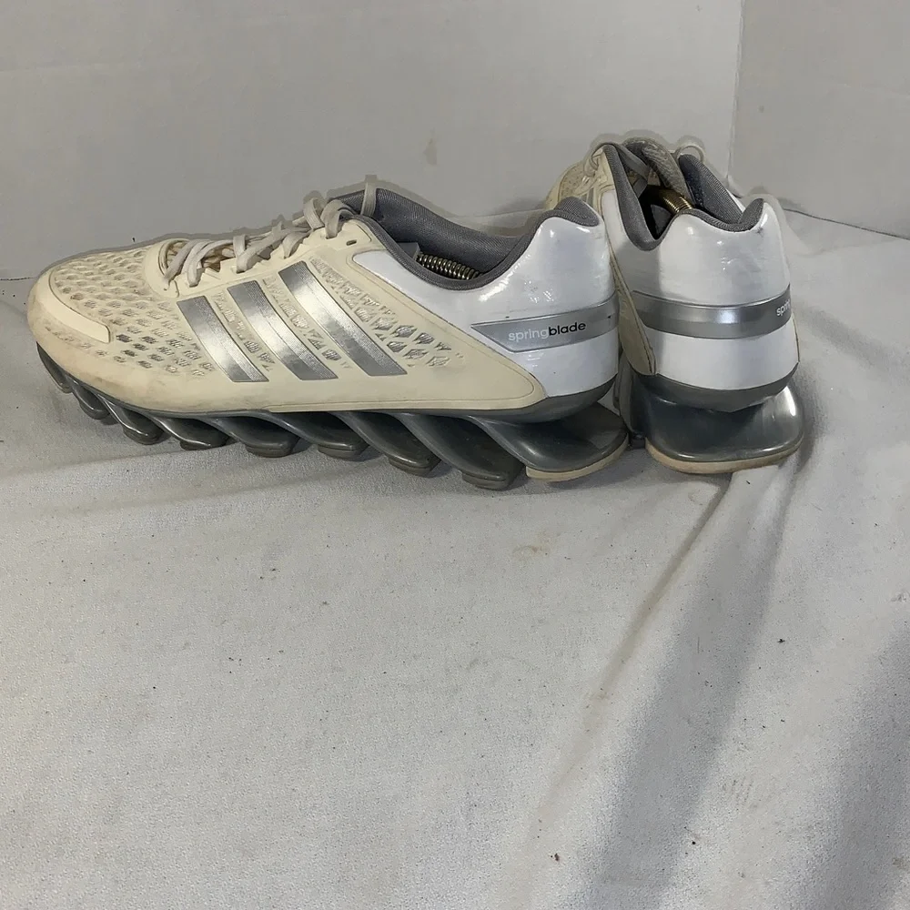 Adidas Men's Springblade Razor Cream/Silver Athletic Shoes